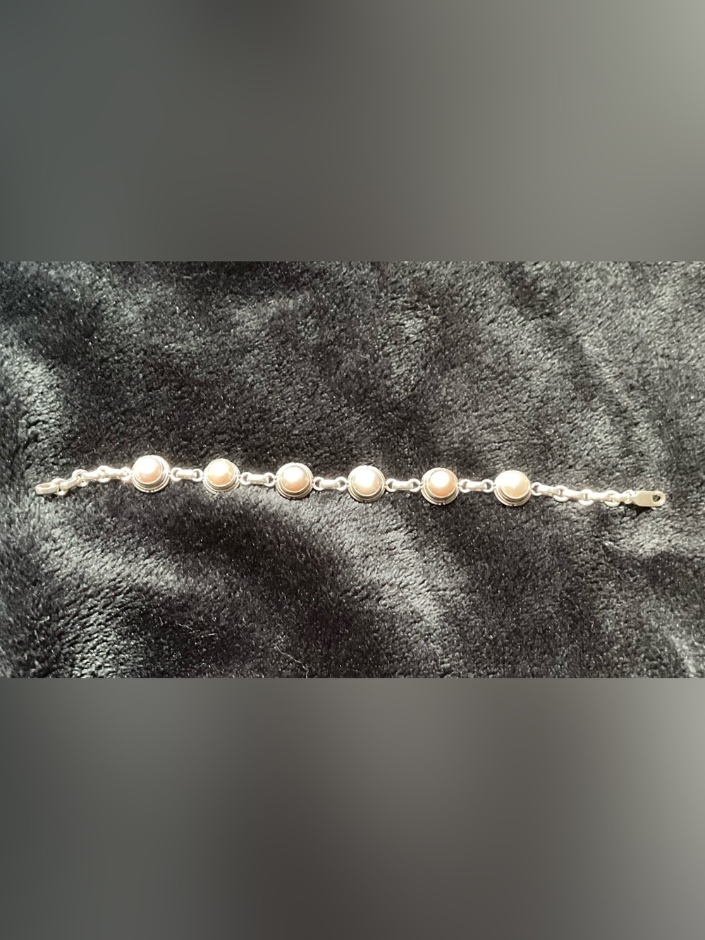 Classic Sterling Silver Pearl Link Bracelet in White/Gray Pearls